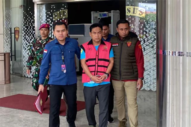 Hery Susanto, Baru Seminggu Menjabat Sudah Dapat Gelar Koruptor