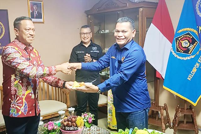 Munjirin Resmikan Sekretariat PWI Pokja Jakarta Timur