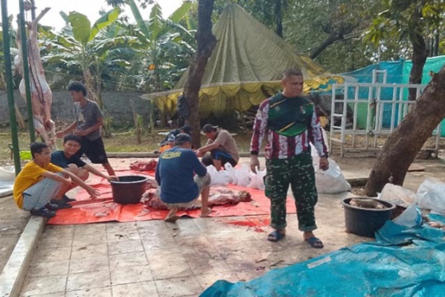 Masjid Asy Syuhada Semper Barat Sembelih 5 Sapi dan 23 Kambing Kurban